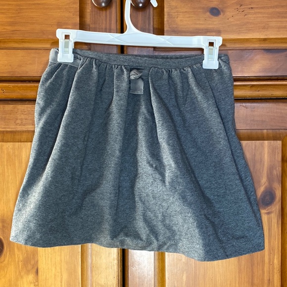 Lands’ End Girls Gray Skort With Pockets and Built In Shorts - Picture 1 of 3